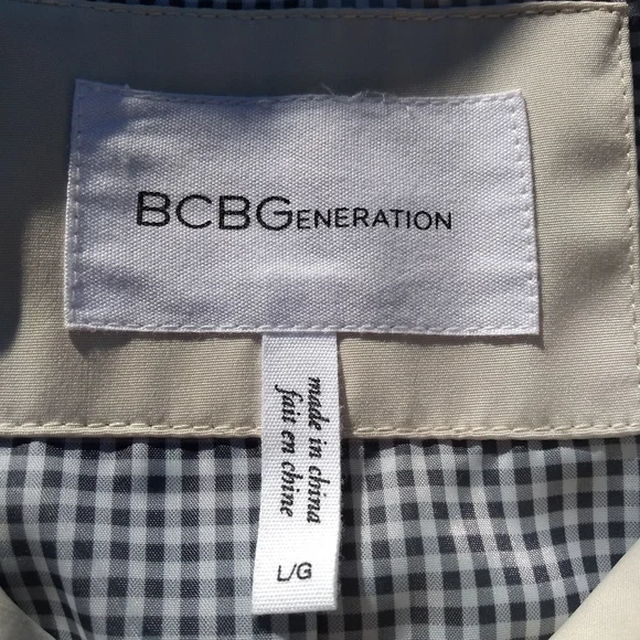 BCBGeneration Beige Double Breasted Jacket, Size Large, Fluttery Cuffs - Picture 2 of 15